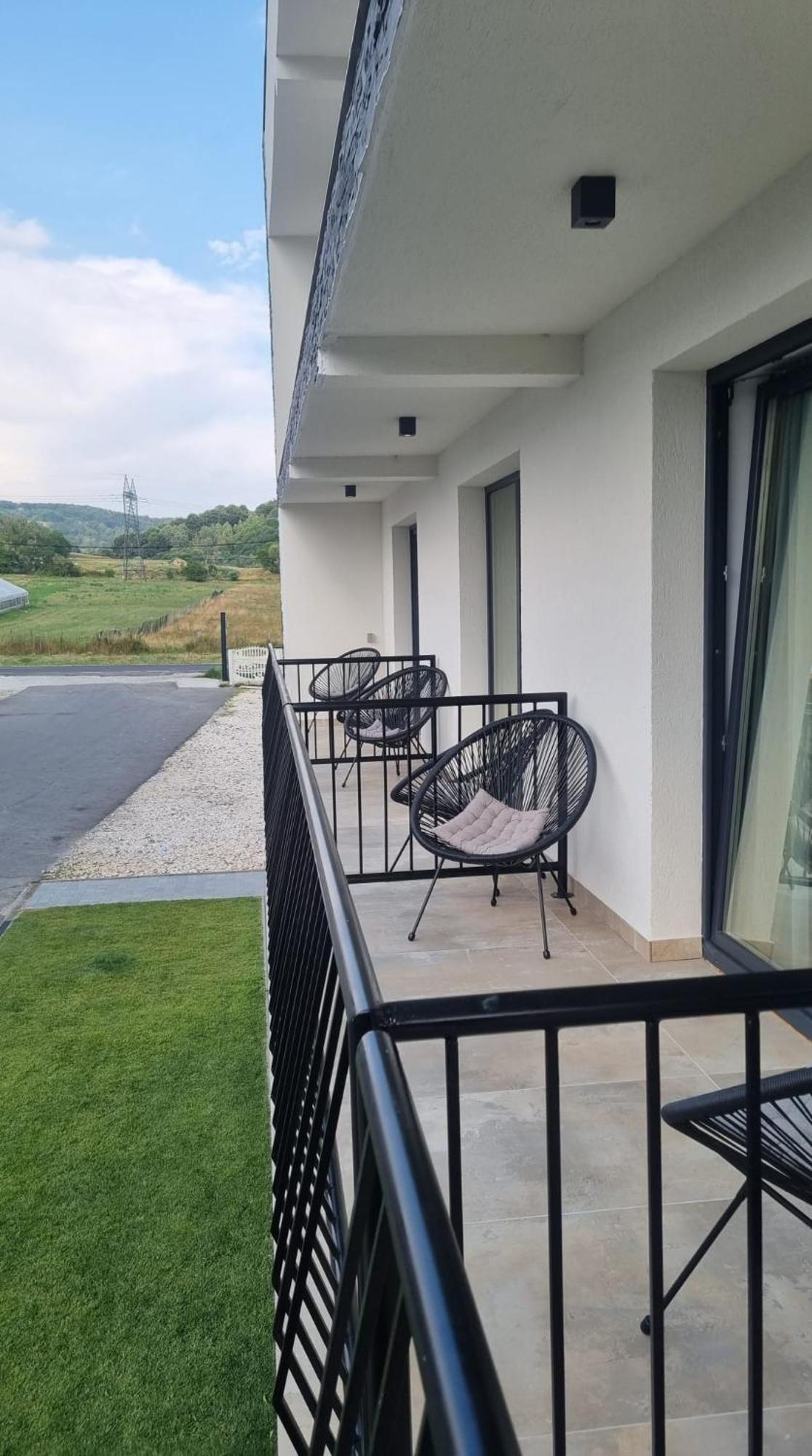 Cataleya House Hotel Oesti-Paminteni Luaran gambar