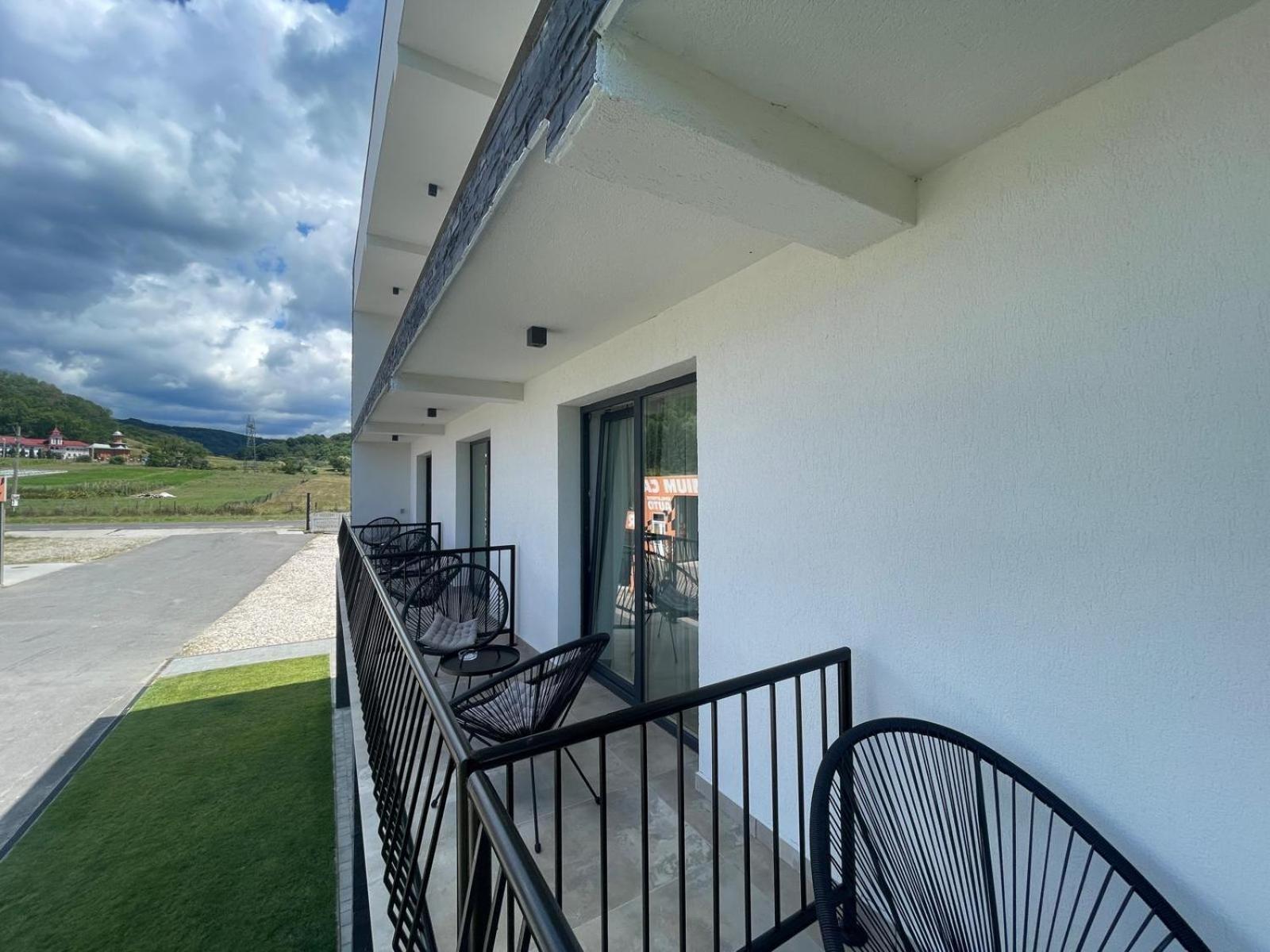 Cataleya House Hotel Oesti-Paminteni Luaran gambar