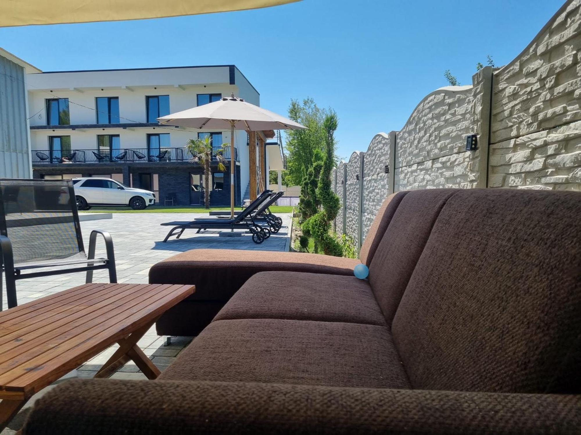 Cataleya House Hotel Oesti-Paminteni Luaran gambar